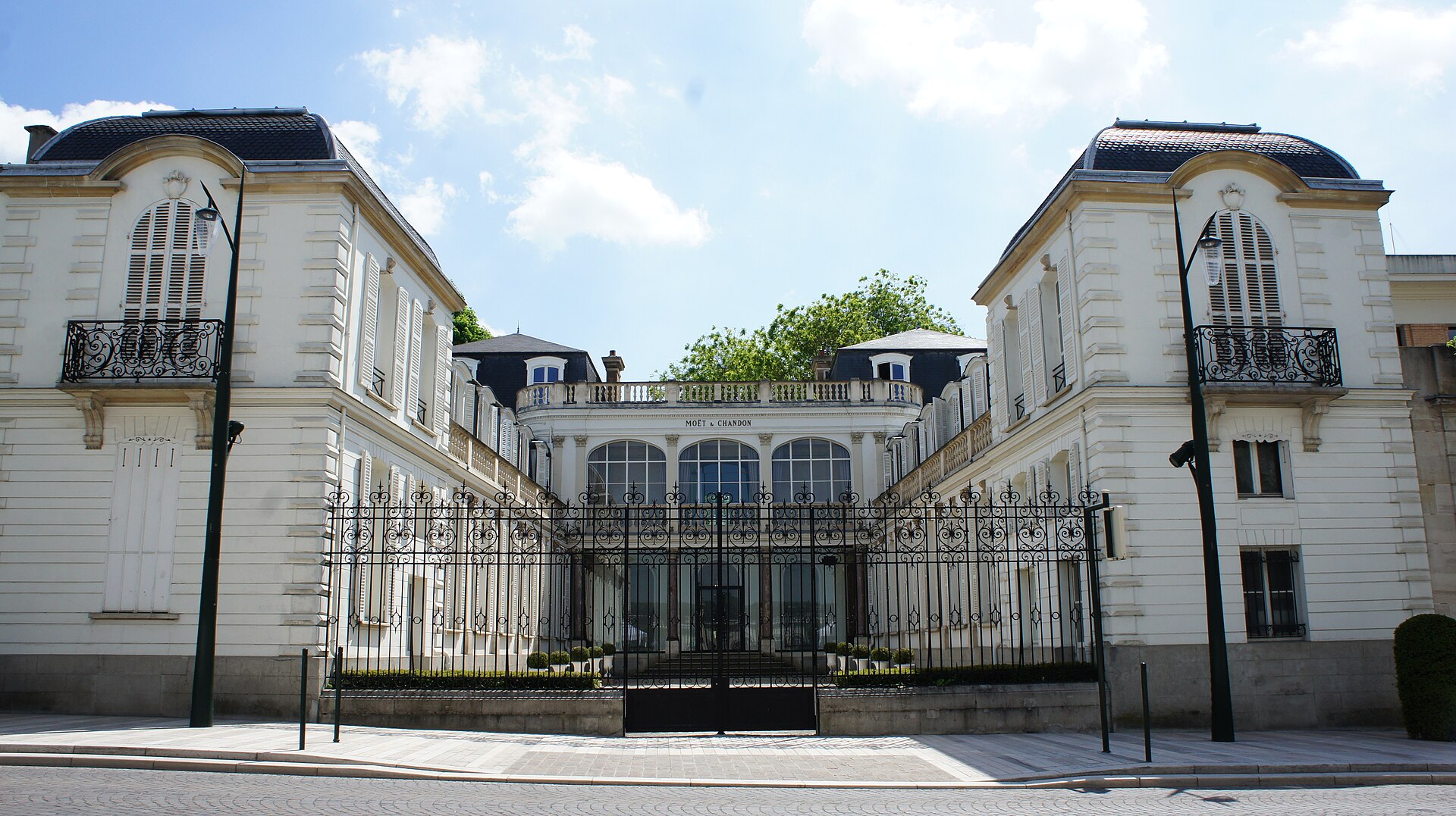 Park and château of Moët & Chandon Champagne house